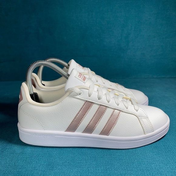 ❌SOLD❌Size 7.5 - Women’s Adidas Cloudfoam classic white Sneakers - Picture 3 of 9